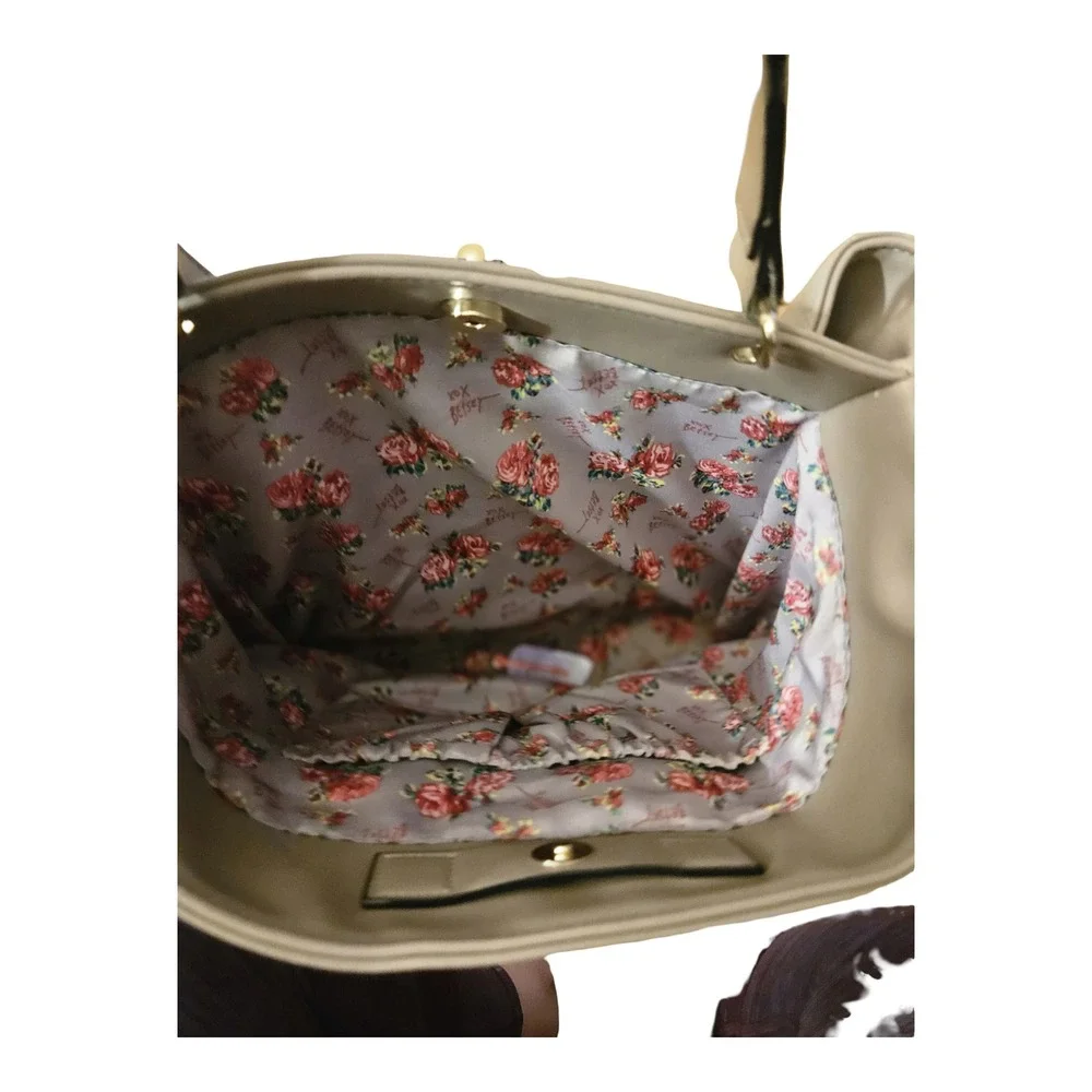 Betsey Johnson betsey johnson